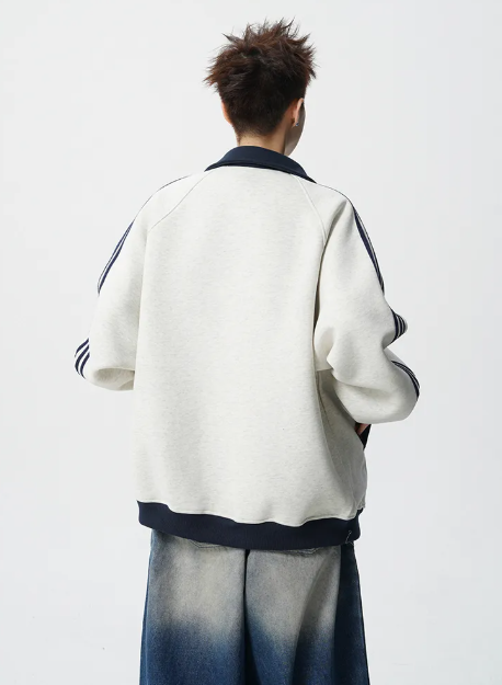 V37 American-style striped sweatshirt