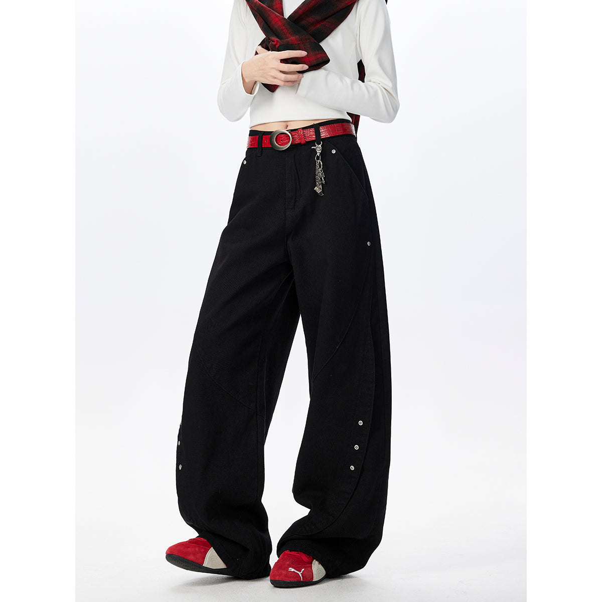 WD908 Curved Knife Denim Jeans